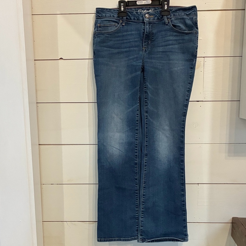 Eddie Bauer Slightly Curvy Boot Cut Jeans Size 8 Petite Medium Blue Wash